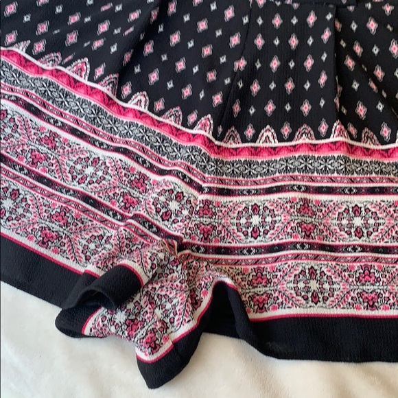 Romper - Picture 2 of 4